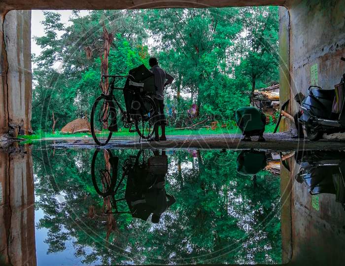 Reflection of cycle men