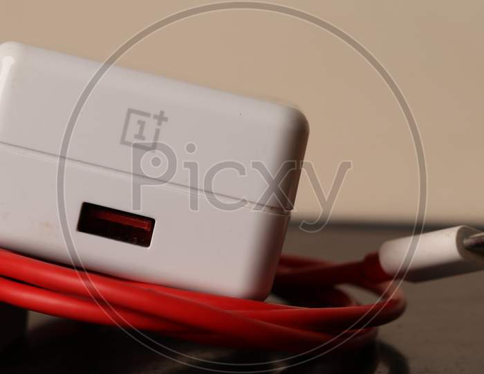 OnePlus dash charger