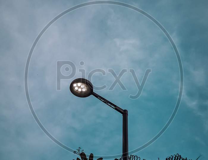 Solo Street light