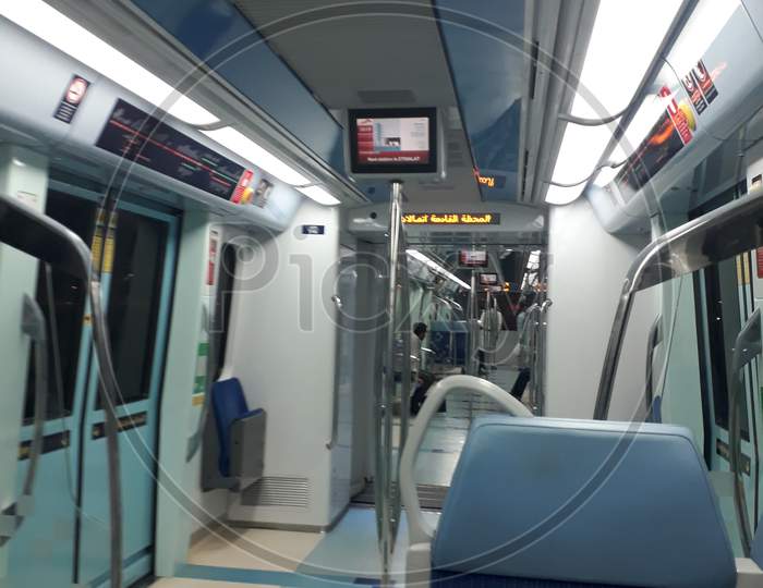 dubai metro train