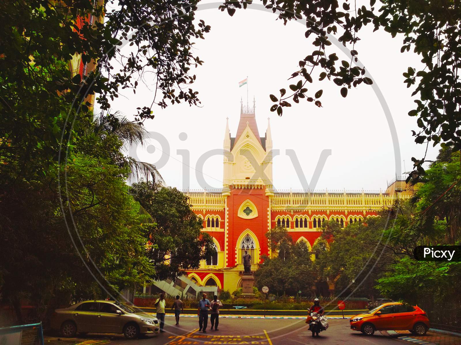 Kolkata High Court, The Calcutta High Court is the oldest High Court in the country.
