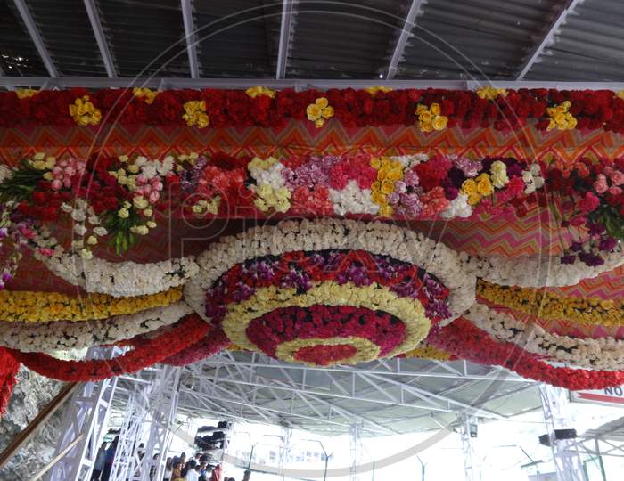 floral decoration in Vaishno Devi Shrine during Navratras