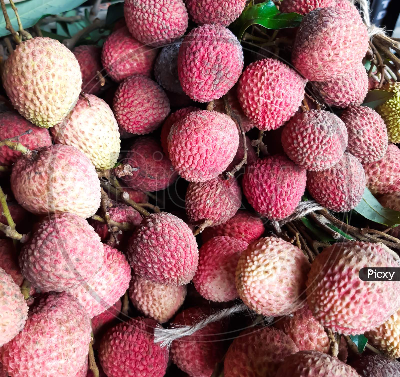 The Ripe Litchis Are Very Sweet And Delicious, They Have Been Put Up For Sale.
