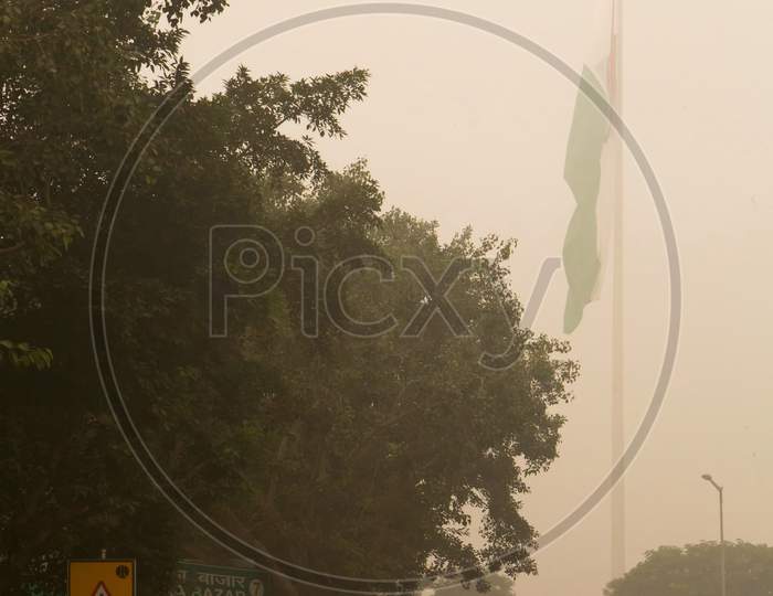 View Of A Foggy Afternoon Road In Connaught Place Area, New Delhi
