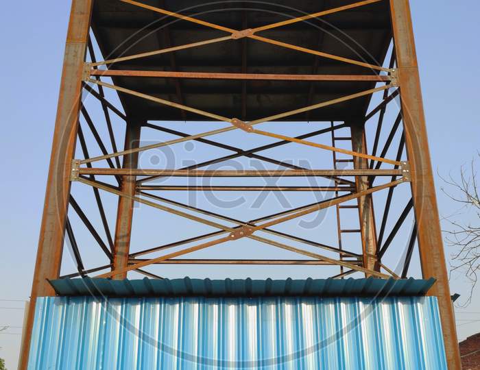 Metal water tank construction in Bihar