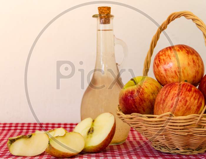 Preparation Of Healthy Organic Apple Cider Vinegar