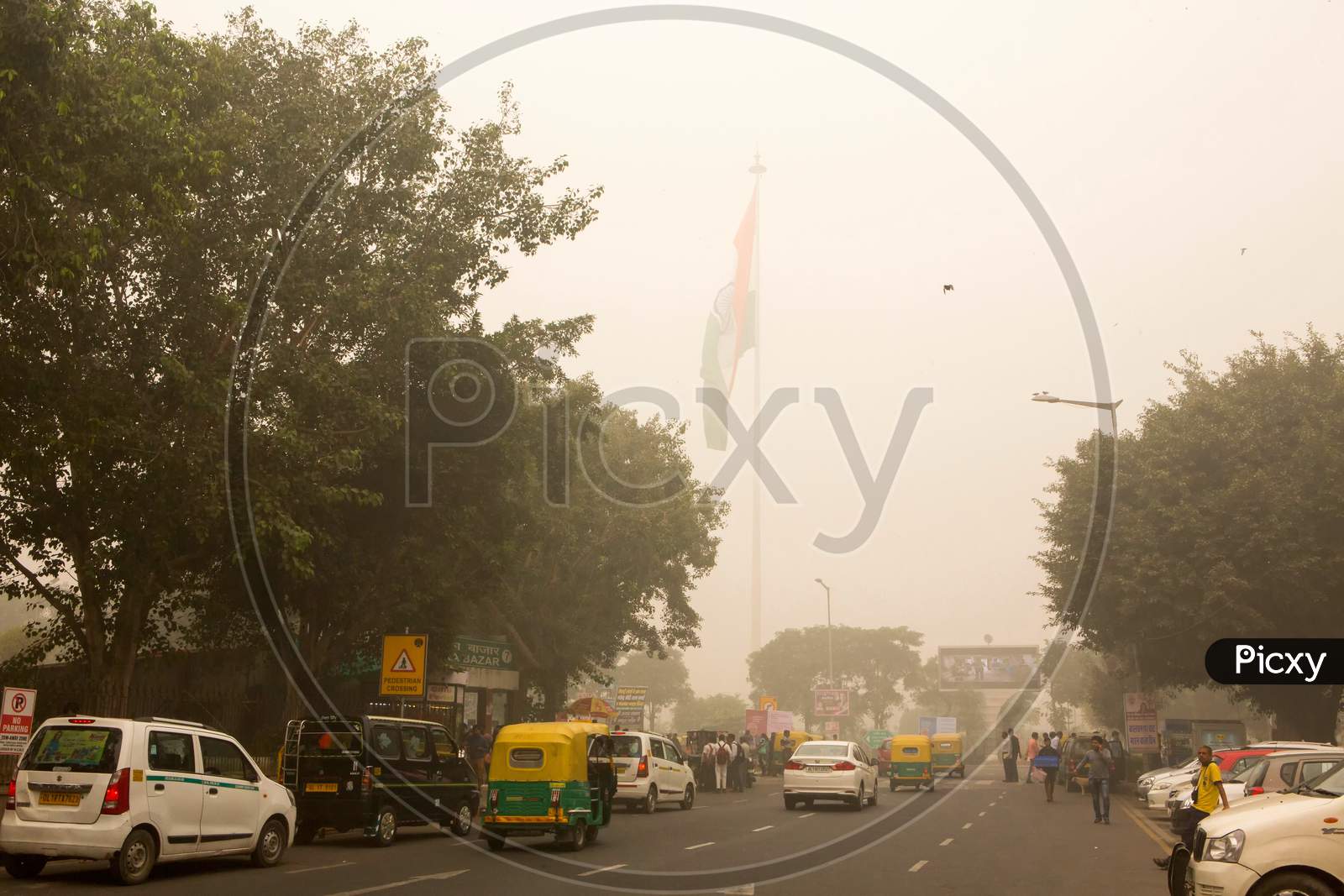 View Of A Foggy Afternoon Road In Connaught Place Area, New Delhi