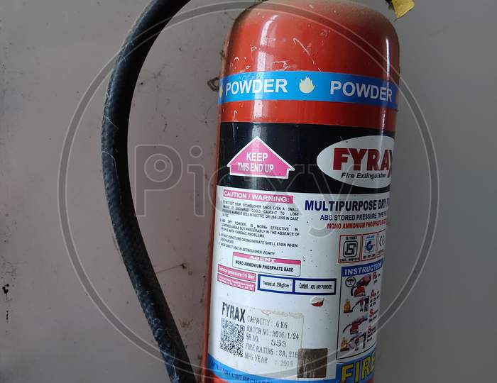 Fire extinguisher portable hanged for fire safety