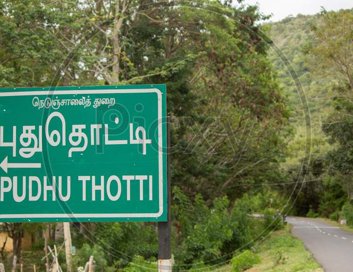 Road Sign In Ghat Road Along The Mountain Range Of Talamalai Reserve Forest, Hasanur, Tamil Nadu - Karnataka State Border, India