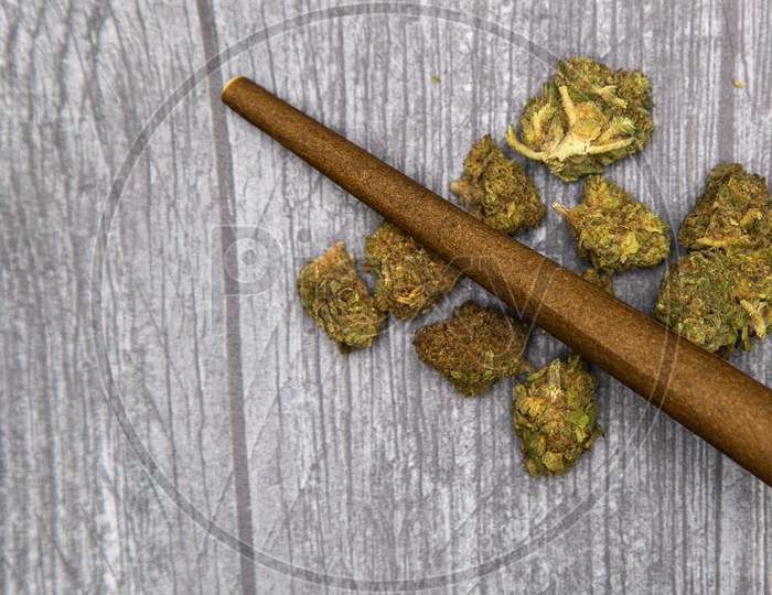Rolling A Hemp Wrap With Marijuana