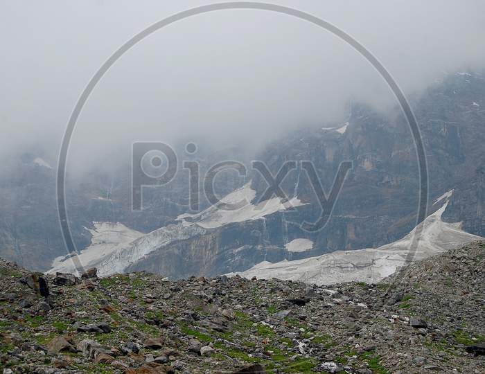 neelkanth glacier at garhwal himalaya