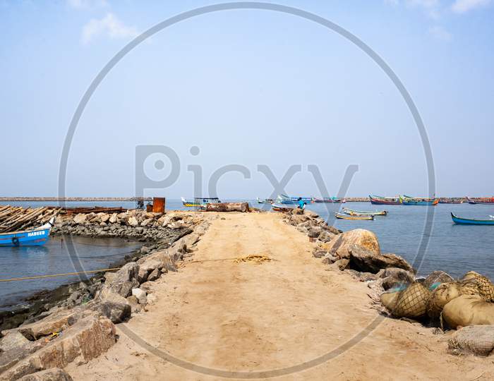 fishing harbour in kerala