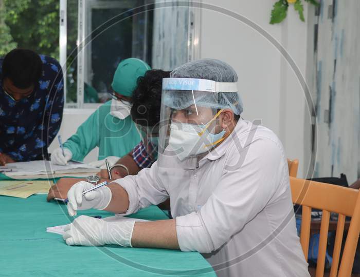 Doctors Checking Medical Patents List Due To Coronavirus In India