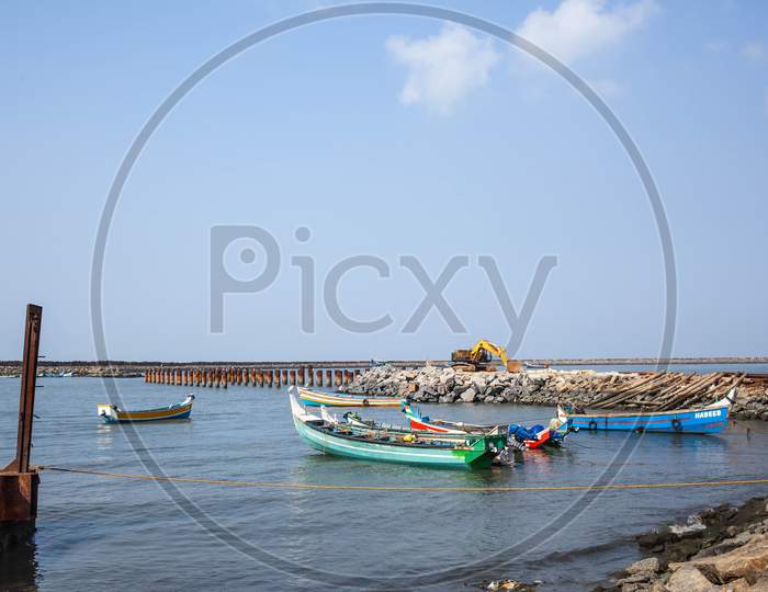 fishing harbour in kerala