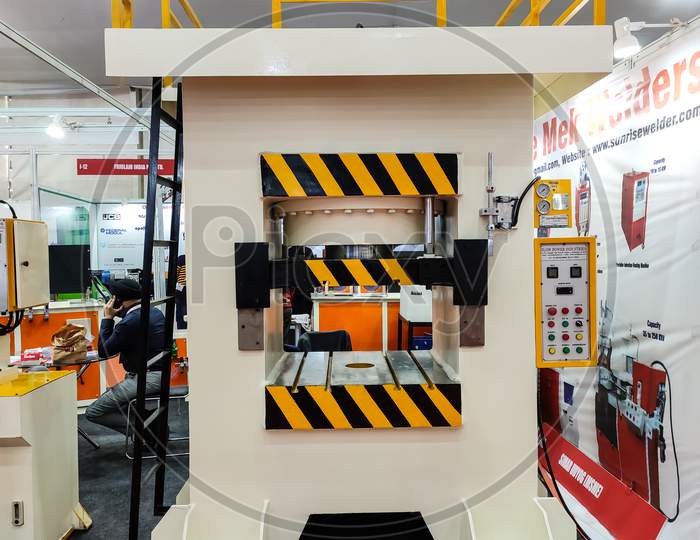 Hydrolic power press Machine in exhibition in Ludhiana Punjab India on 23-24 February 2020. Exhibition organize by Mach expo