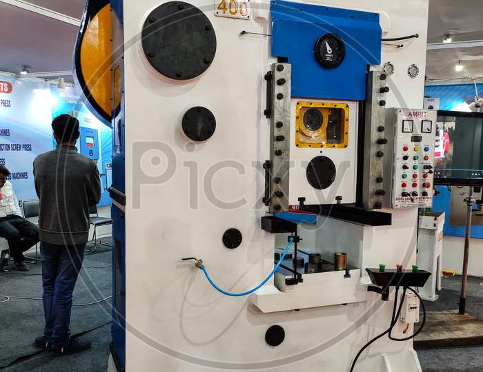 Hydrolic power press Machine in exhibition in Ludhiana Punjab India on 23-24 February 2020. Exhibition organize by Mach expo