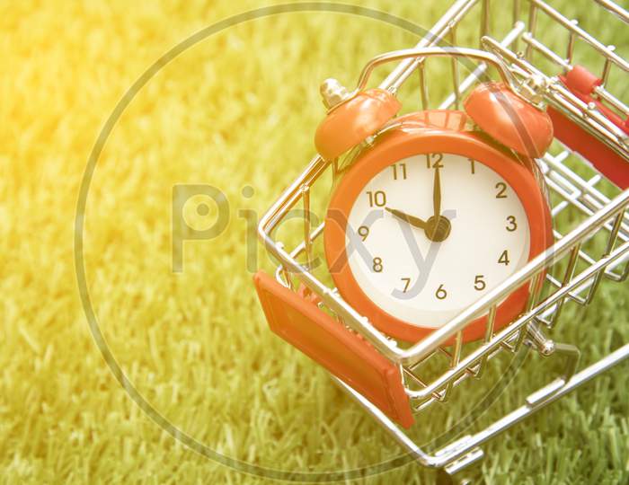 Red Clock On The Shopping Cart, Lack Of Time, Waste Of Time, Purchasing Time