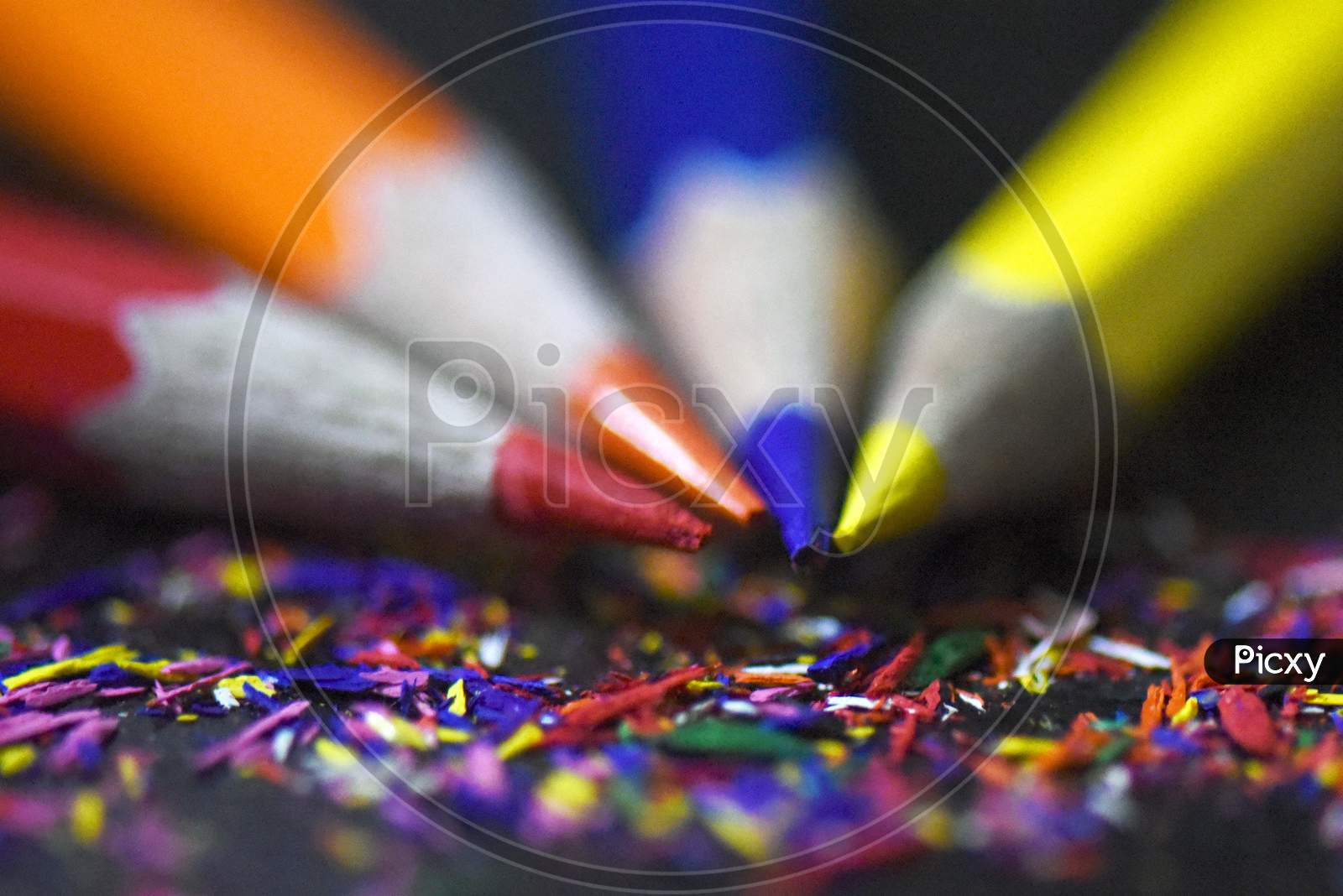 Selective focus and selective blur on pencil shavings or nib