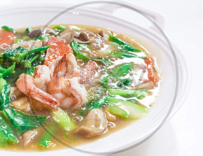 Thai Dishes Called "Rad Na", Wide Rice Noodles Seafood In Gravy, Chinese Food
