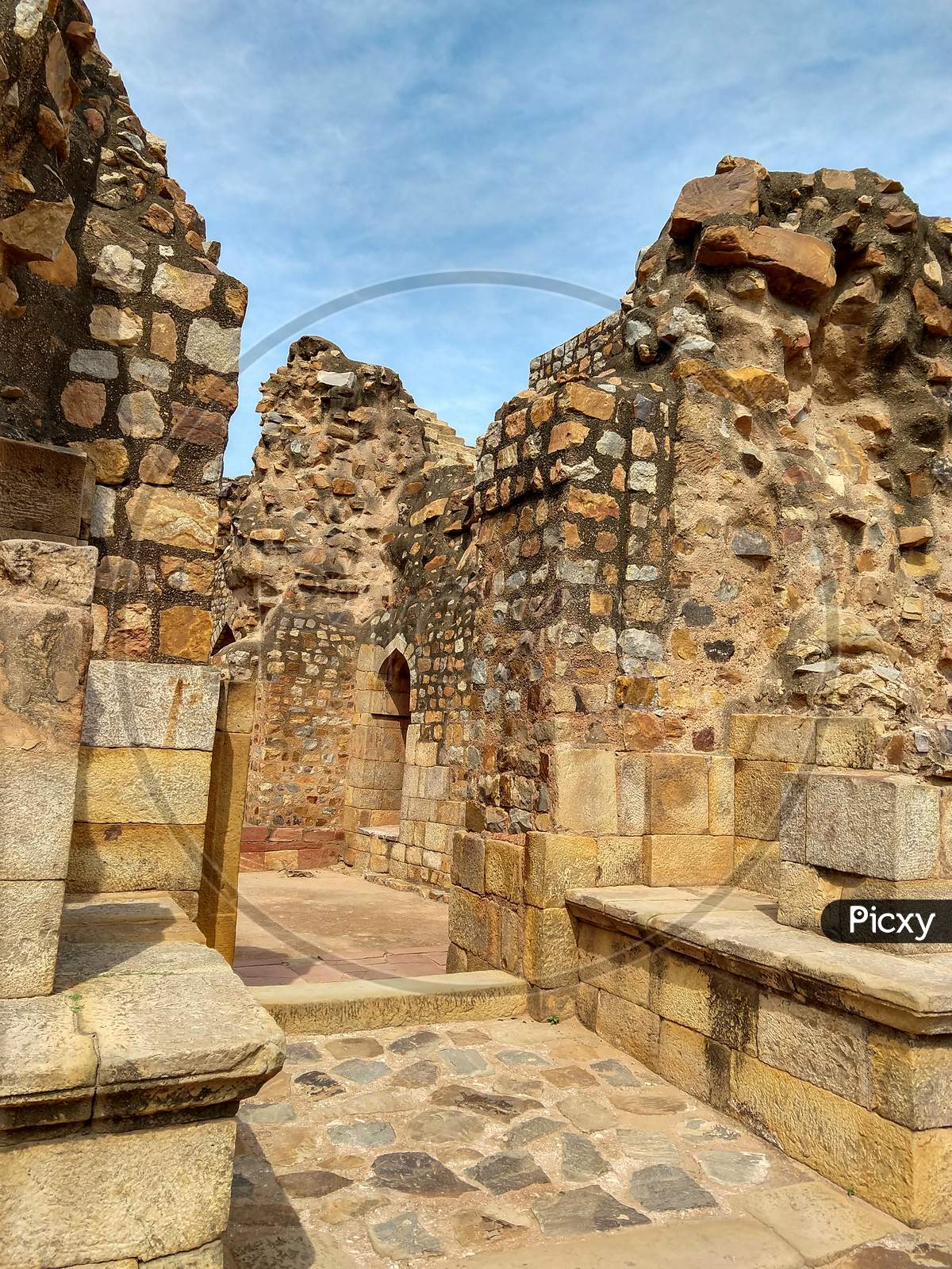 A Ruin Ancient Structure In The Qutub Minar Complex