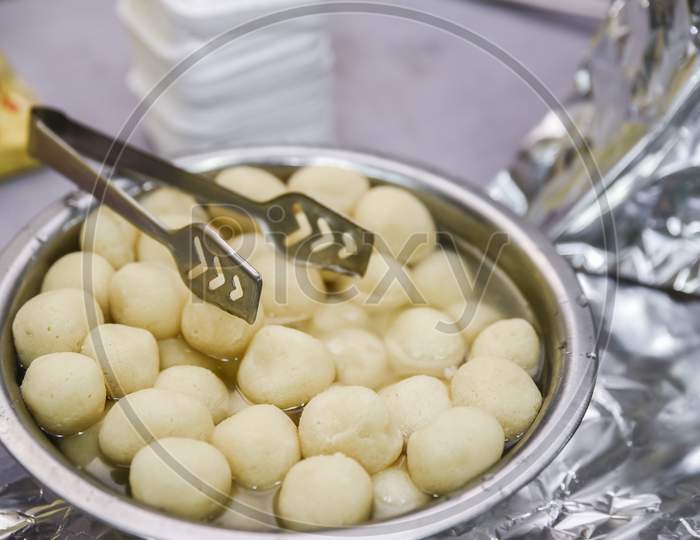 Rosogolla served in Indian wedding event in India