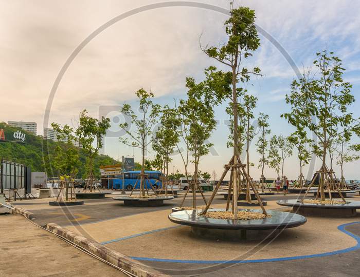 Pattaya,Thailand - April 20,2018: Bali Hai This Is The Relaxing Outdoor Area Of The Harbor,Which Is Used From Many Tourist Groups,Most Of Them Are From China.