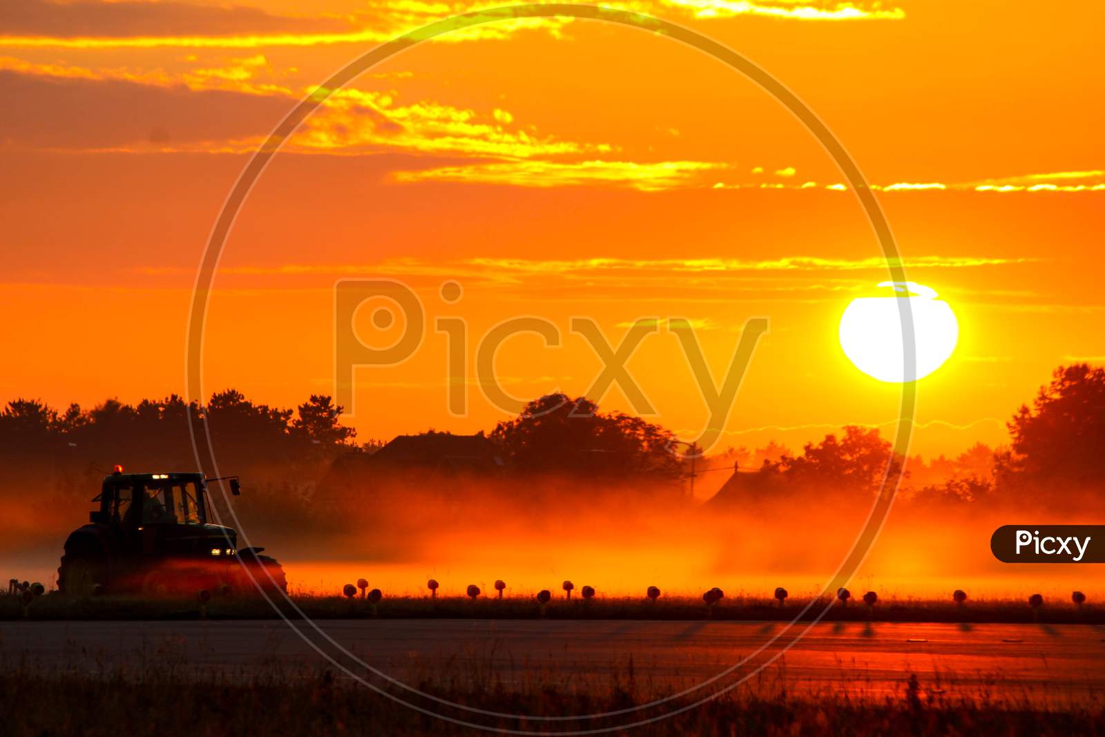 image-of-early-morning-grasscutting-yl483437-picxy