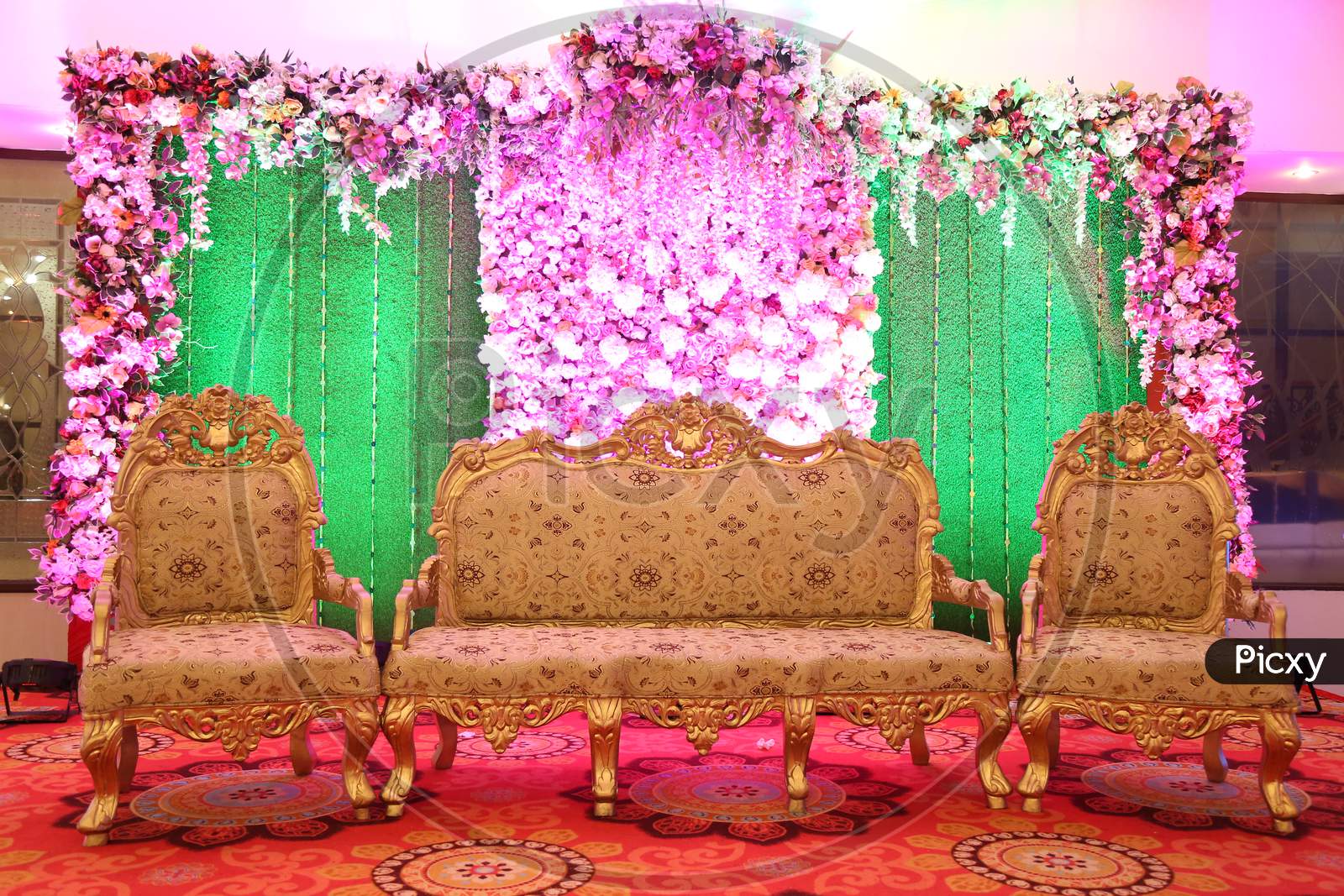 Weeding chairs for bride and bridegroom