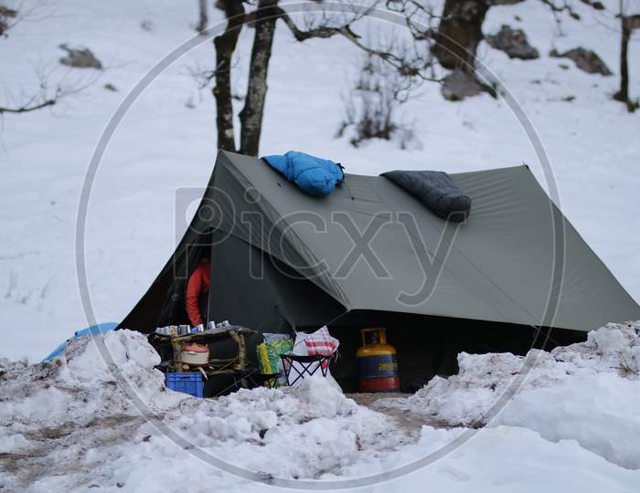 A camping tent of the locals enroute Kedarkantha trek, uttarakhand