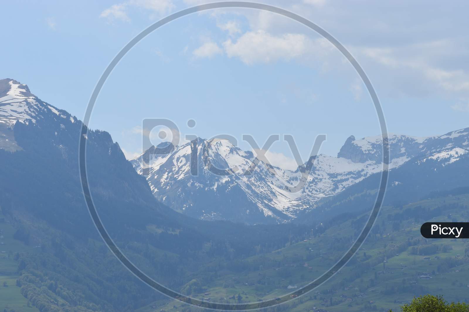 Switzerlands mountain peaks 24.4.2020