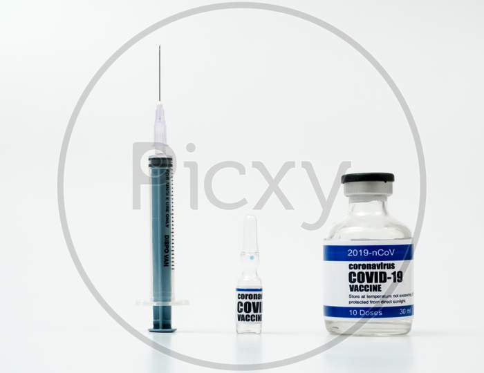 Sars-Cov-2 Covid-19 Corona Virus 2019-Ncov Vaccine Syringe Injection Vials Medicine Drug Ampoule Bottle. Vaccination, Immunization, Treatment To Cure Covid-19 Corona Virus Infection Concept. Bulk.