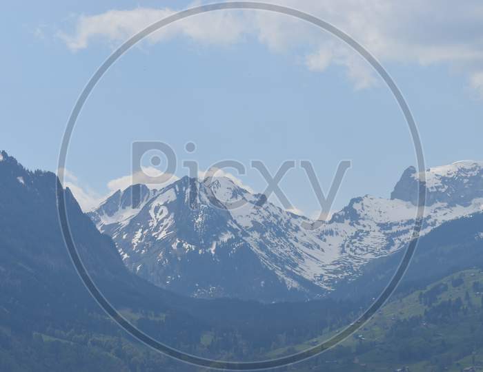 Switzerlands mountain peaks 24.4.2020