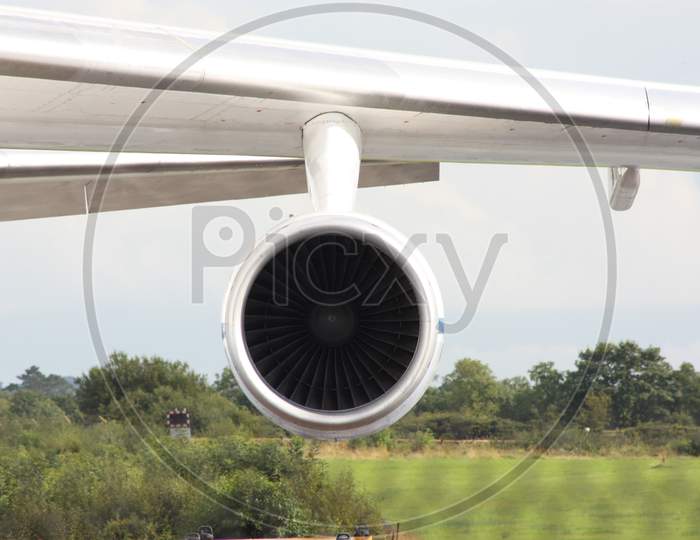 Giant Aircraft Engine