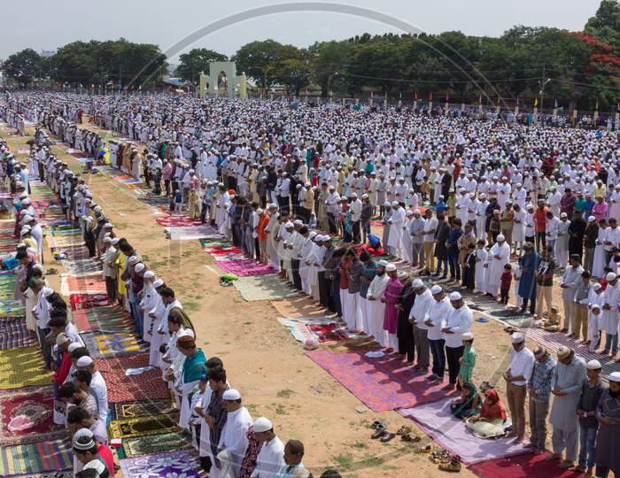 Muslim devotees during Ramadan prayer meeting in Mysore/India.
