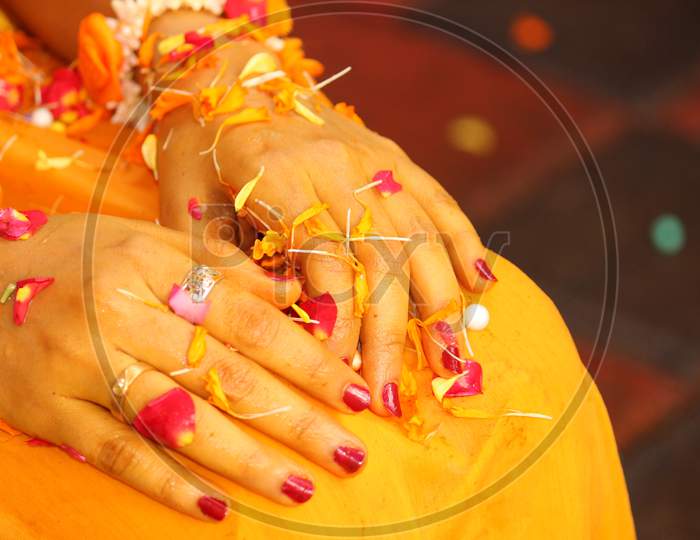 A beautiful picture of Bride's hand in a Jain Marriage in India.