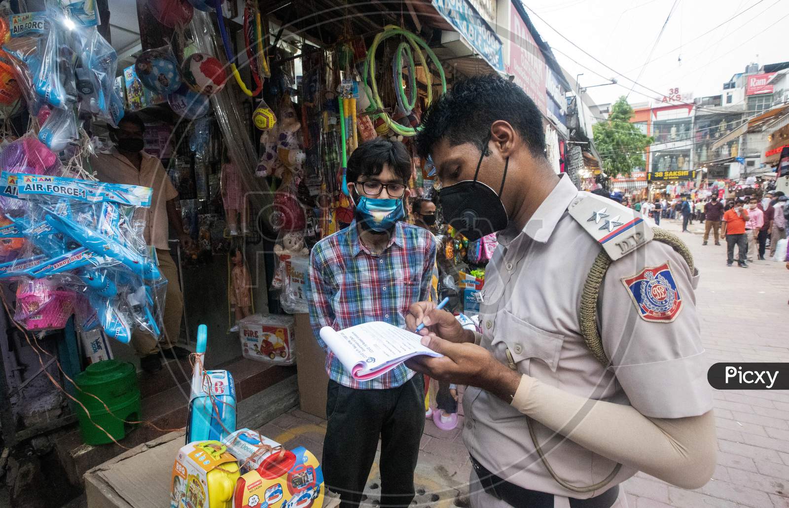 A Roadside vendor sells face mask at Lajpat Nagar market, On June 20, 2020 In New Delhi, India.