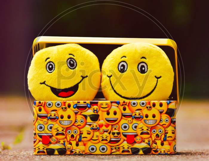 Two happy yellow face smile