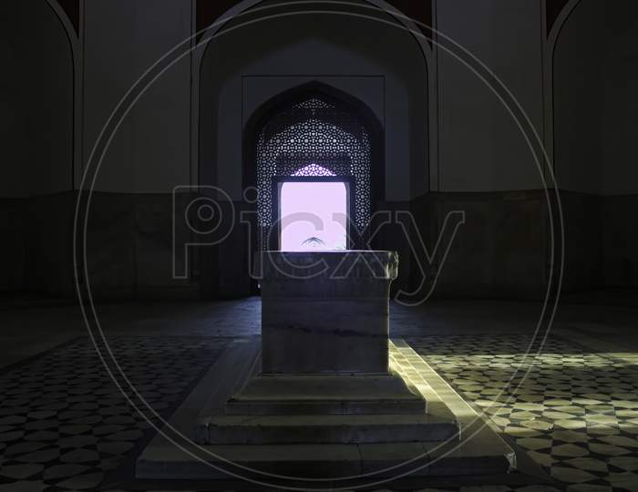 Cenotaph Interior Of Humayun Tomb Islamic Influenced Architecture Monument Located In New Delhi In India