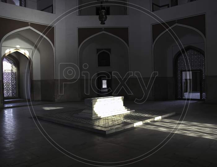 Cenotaph Interior Of Humayun Tomb Islamic Influenced Architecture Monument Located In New Delhi In North India