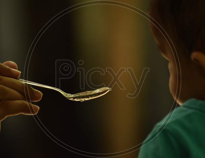 spoon feeding