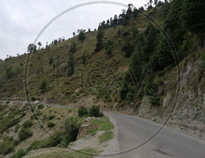 road passing through the hills in Bhaderwah