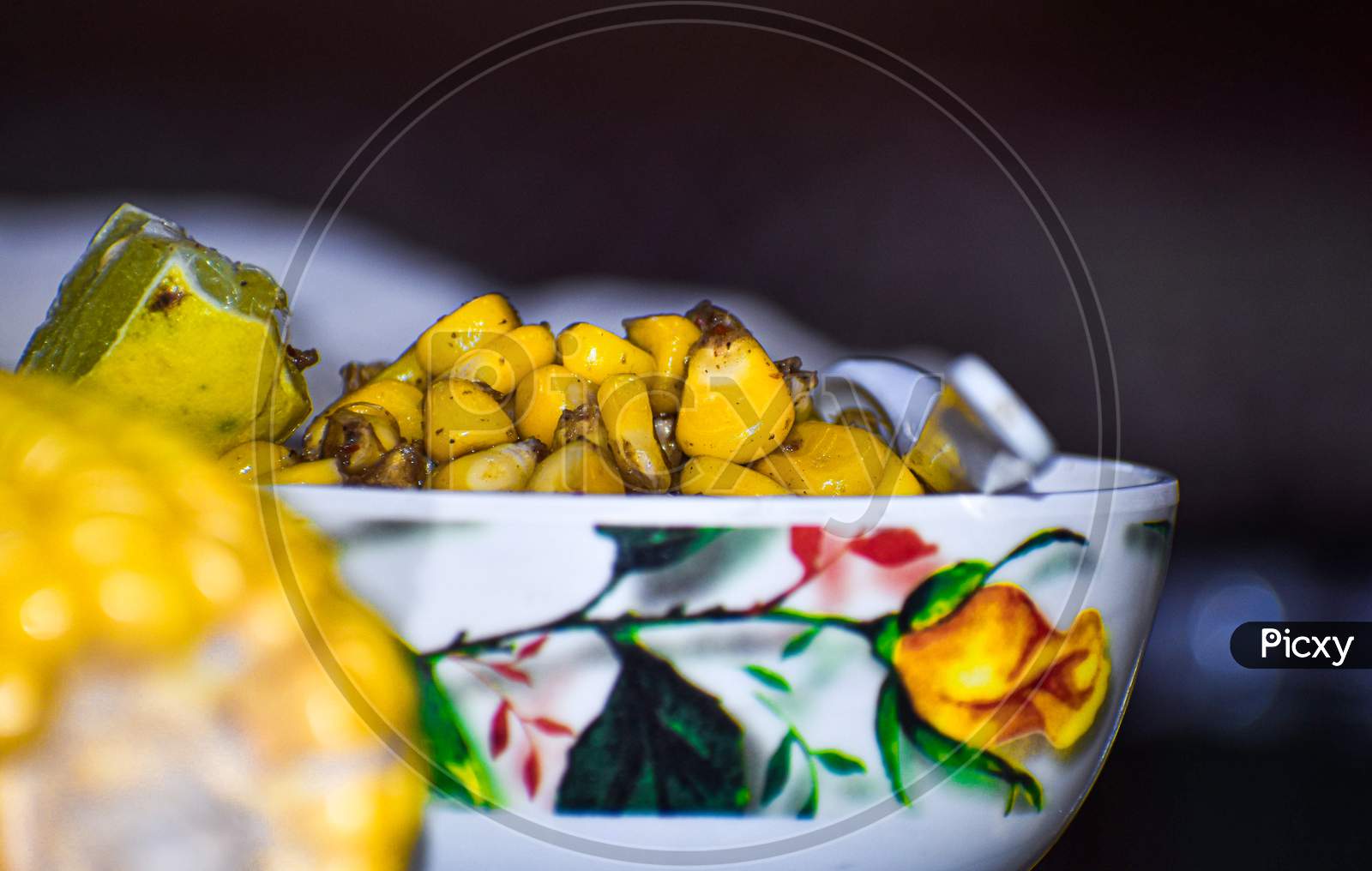 A Cup of sweet corn with maize