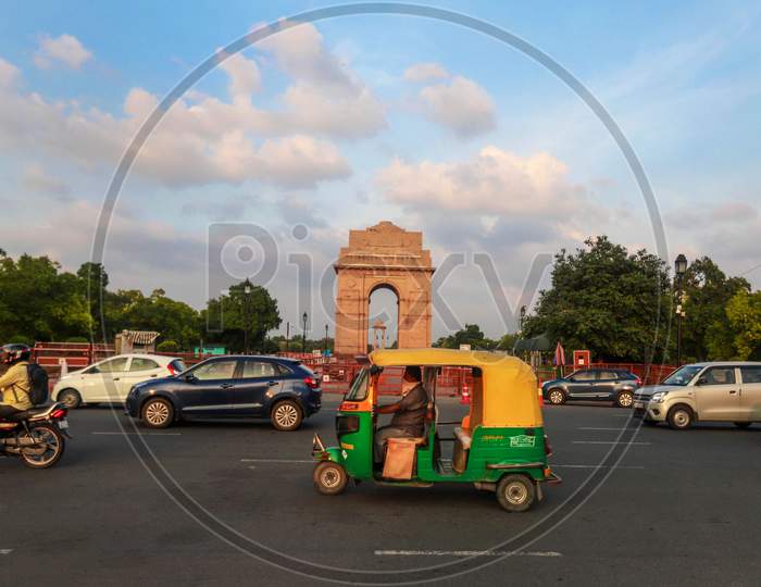 Vehicles Drive Past India Gate On A Cloudy Day On June 23, 2020 In New Delhi, India