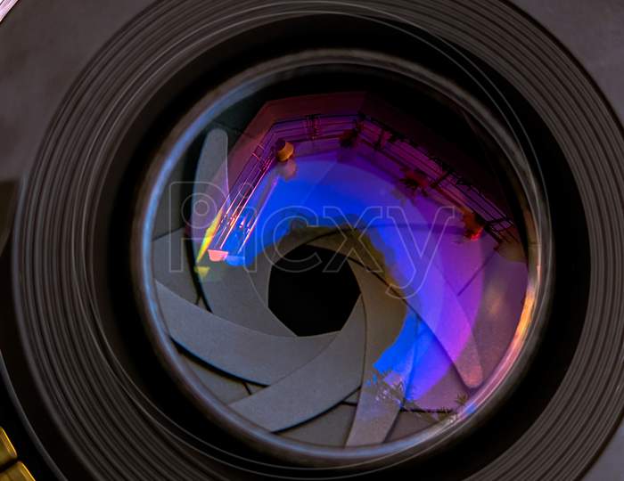 Aperture blades of a 50mm prime lens