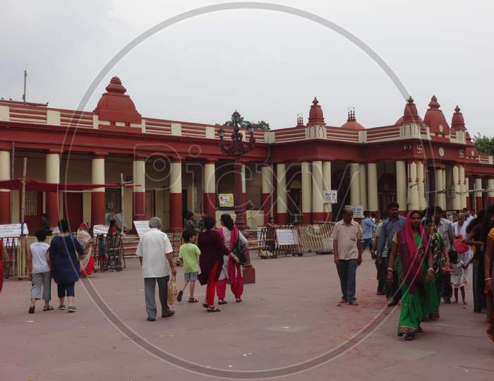 a view of Dakhineshwar temple in Kolkata