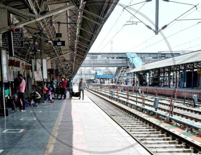 Ludhiana, Punjab, India, 14Th June 2020 : Passenger On Platforms At The Railway Station Of Ludhiana