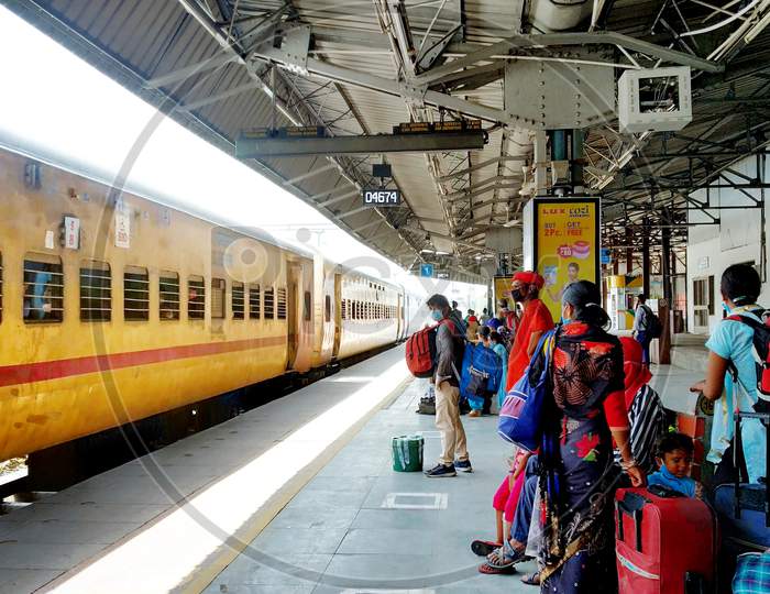 Ludhiana, Punjab, India, 14Th June 2020 : Ludhiana, Punjab, India, 14Th June 2020 : Passenger On Platforms At The Railway Station Of Ludhiana