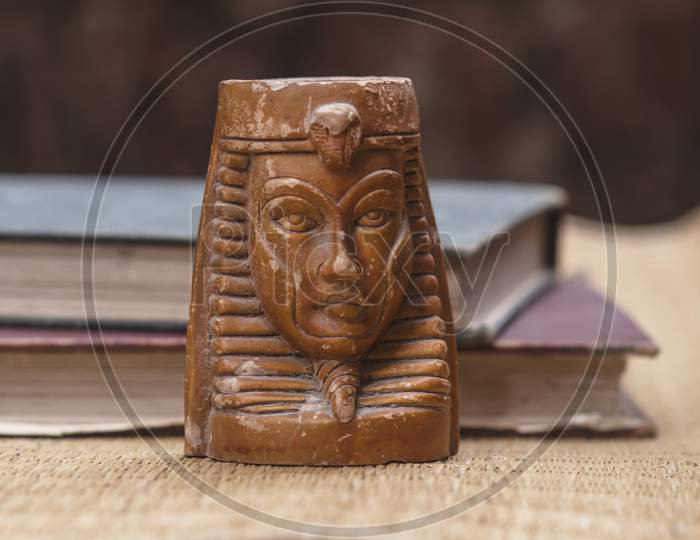 Egyptian Face Showpiece image taken at a Fair