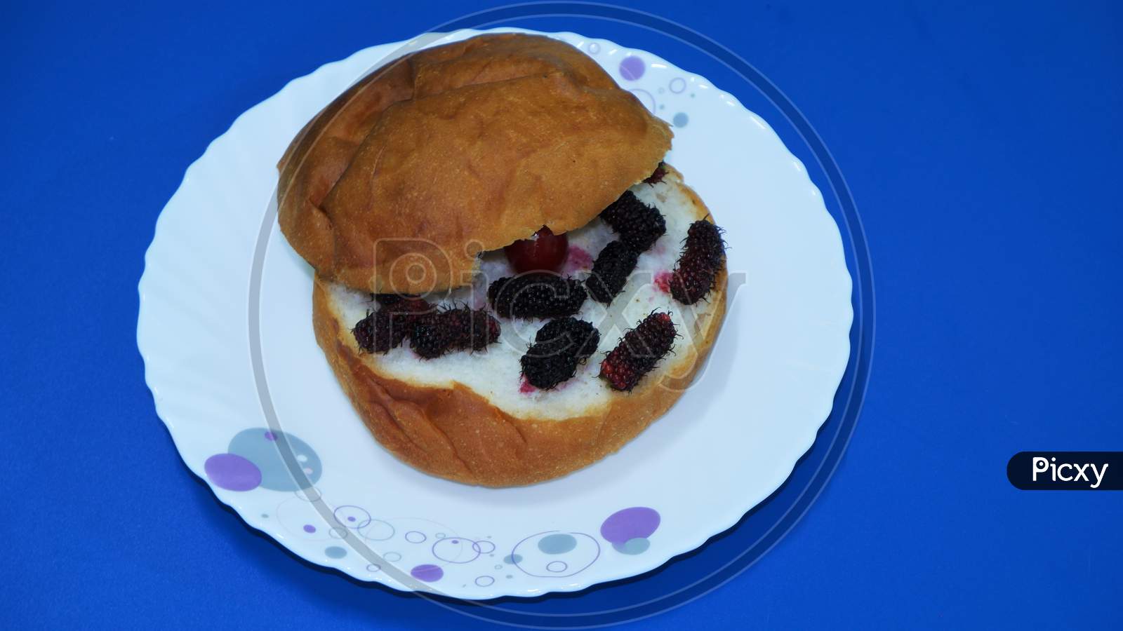 bread with mulberry