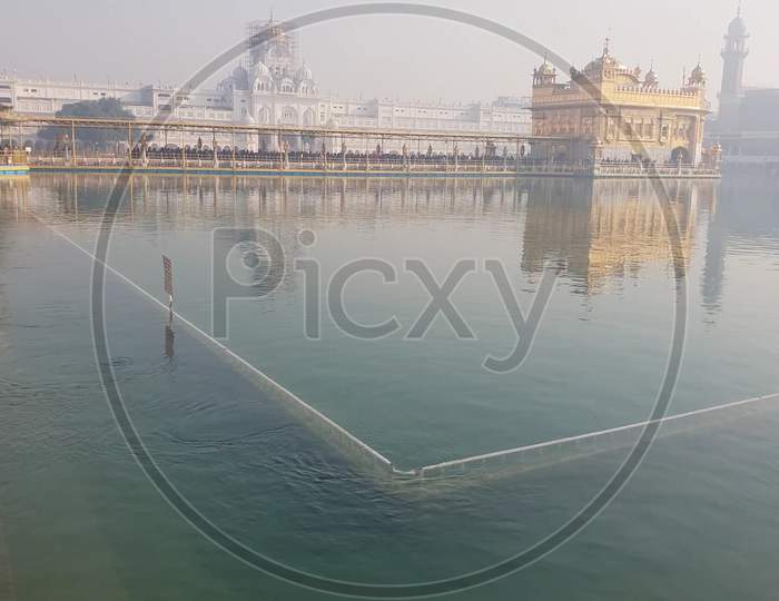 BEAUTIFUL VIEW OF GOLDEN TEMPLE